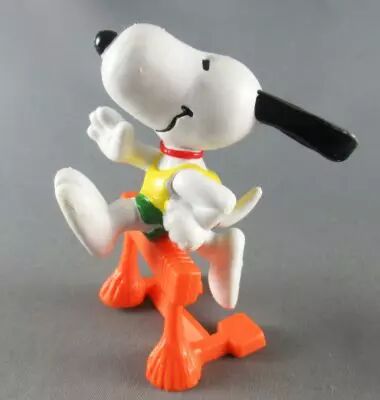Snoopy - Schleich PVC Figure - Runner Snoopy