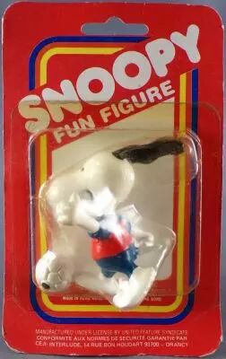 Snoopy - Schleich PVC Figure - Snoopy Soccer Mint on Card