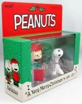 Snoopy & the Peanuts - Super7 ReAction Figures - Caroling Charlie Brown & Snoopy \ Merry Christmas\ 