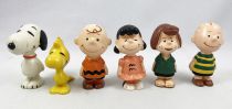 Snoopy et les Peanuts - Set de 6 figurine PVC Schleich 1972 : Charlie Brown, Peppermint Patty, Lucy, Linus, Woodstock, Snoopy