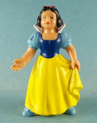 Snow White - Bully 1982 PVC figure - Snow White