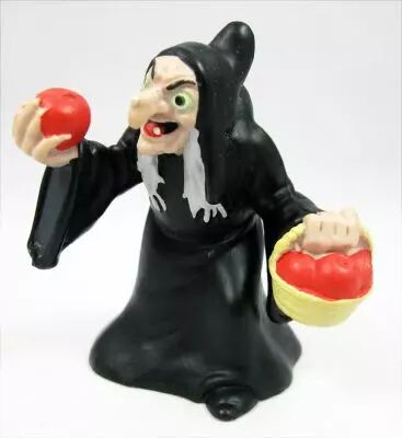 Snow White - Bullyland PVC figure - The Old Witch