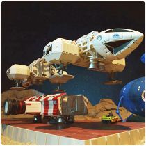 Space 1999 - Deluxe Limited Edition Diecast Set - Earthbound Eagle & Kaldorian Craft - Sixteen 12