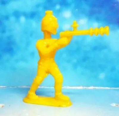 Space Toys - Plastic Figures - Captain Video\'s Spaceman (yellow) Lido Toy