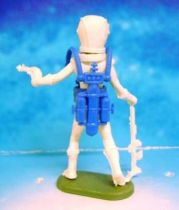 Space Toys - Plastic Figures - Cherilea Spacemen (White & Blue) with weapons