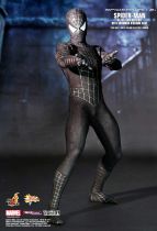 Spider-Man 3 - Black costume Spidey (Tobey Maguire) 12\  figure with Sandman diorama - Hot Toys Sideshow MMS165