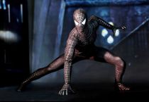 Spider-Man 3 - Black costume Spidey (Tobey Maguire) 12\  figure with Sandman diorama - Hot Toys Sideshow MMS165