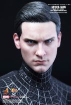 Spider-Man 3 - Black costume Spidey (Tobey Maguire) 12\  figure with Sandman diorama - Hot Toys Sideshow MMS165