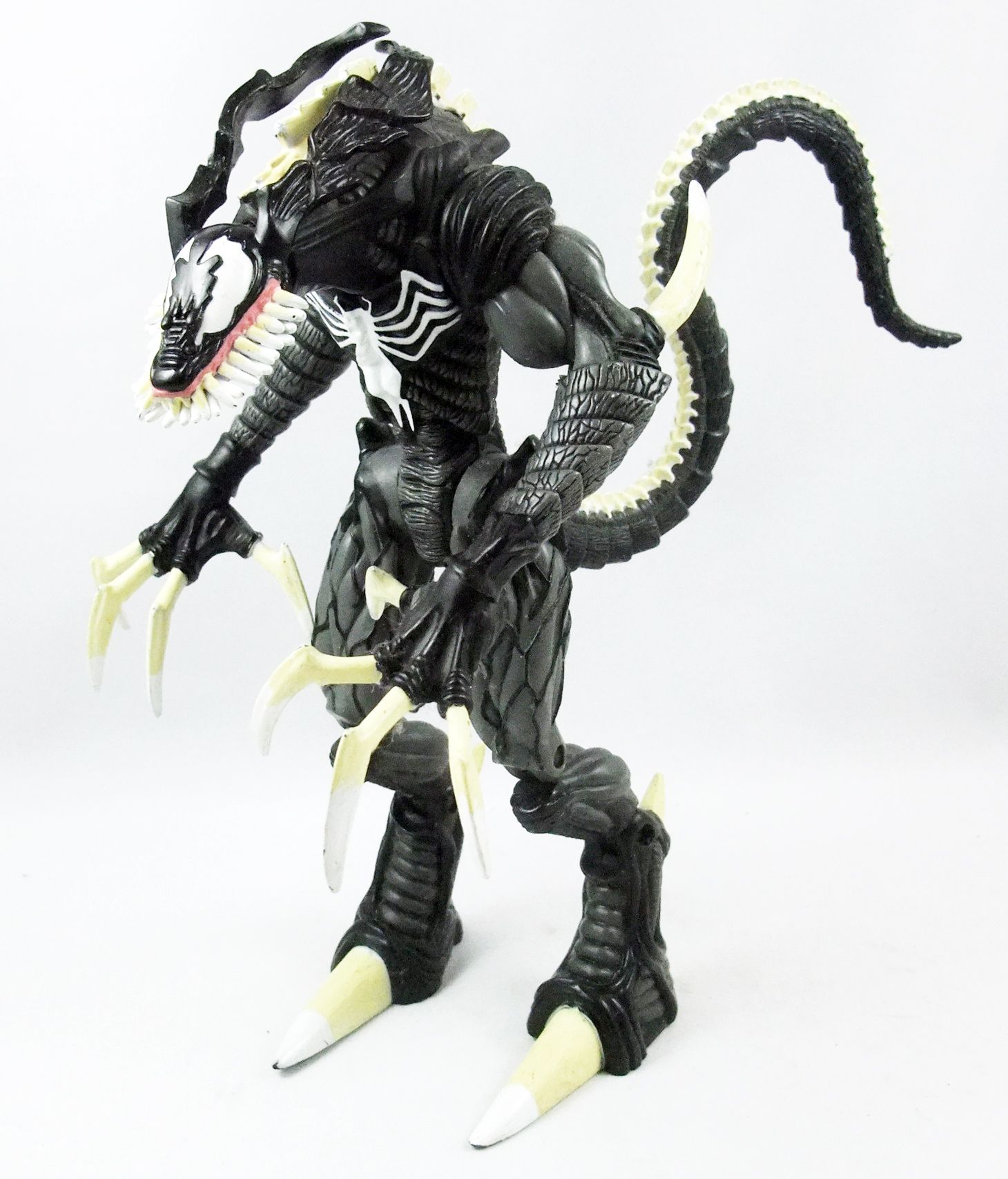 Venom The Symbiote (Black) Spider-Man Venom Along Came A, 40% OFF