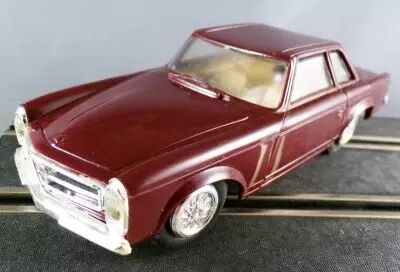 Stabo 40016 - Mercedes 230SL Burgundy Clear Glazing Chromed Bumpers no Box 1:32