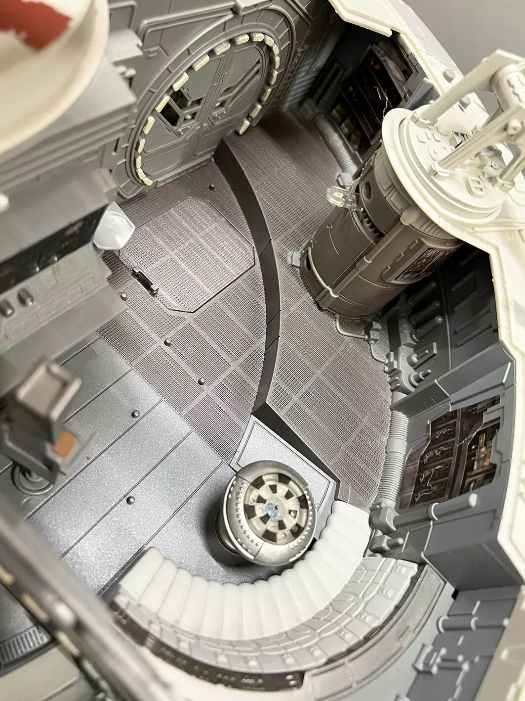 Star Wars (Legacy Collection) Hasbro Millennium Falcon (loose)