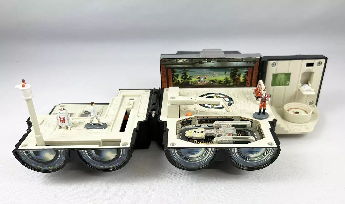 Star Wars Micro Machines Luke's Binoculars/Yavin Rebel Base Playset