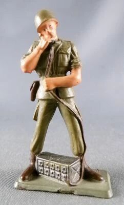 Starlux - Combattant S�rie Ordinaire 66 - T�l�phoniste (r�f C2)