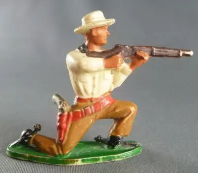Starlux - Cow-Boys - S�rie 57 Ordinaire - Pi�ton Tireur fusil genoux (jaune & ocre) (r�f 122)