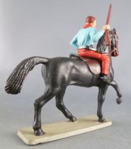 Starlux - Cow-Boys - Série 63 Luxe - Cavalier Fusil à la main (bleu & rouge) cheval noir (réf 4417)