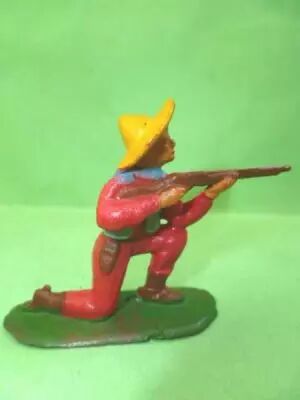 Starlux - Cow-Boys - Series 53 - Footed Kneeling firing rifle (red) (r�f 122)
