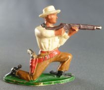 Starlux - Cow-Boys - Series 57 (Regular) - Footed Kneeling firing rifle (yellow & ochre) (ref 122)