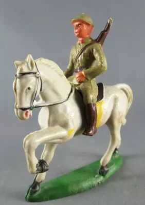 Starlux - French Cavalry - Series 53 - French Rifle on back (khaki) grey trotting horse (r�f 408)