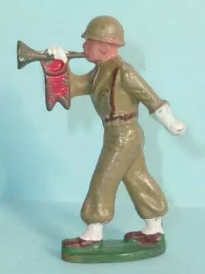 Starlux - French Infantry - Type 2- Marching buggler (r�f 8)