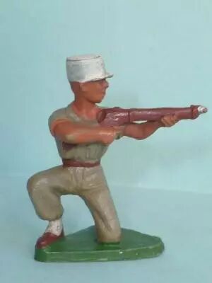 Starlux - French Legion - Type 2 - Firing rifle kneeling (r�f 82)
