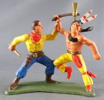 Starlux - Indians - Luxe Series 55/56 - Footed Fighting with Cow-boy (Ref 2838)