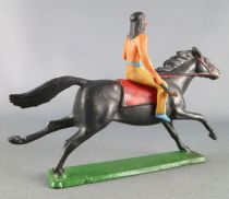 Starlux - Indians - Series Regular 65 - Mounted Hatchet (ochre) black galloping horse (ref 424)