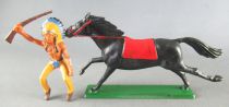 Starlux - Indians - Series Regular 65 - Mounted Rifle up (yellow ) Black Galloping Horse (ref 426)