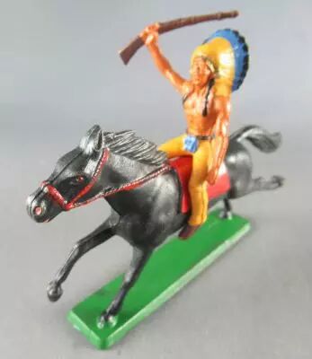 STARLUX - INDIENS - Série Ordinaire 65 - Cavalier Tomahawk cheval noir