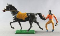 Starlux - Indiens - Série Ordinaire 65 - Cavalier Hache à la main (ocre) cheval brun noir trot (réf 424)