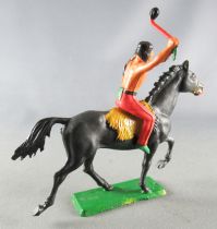 Starlux - Indiens - Série Ordinaire 65 - Cavalier Tomahawk cheval noir trot (réf 425)