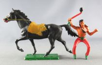 Starlux - Indiens - Série Ordinaire 65 - Cavalier Tomahawk cheval noir trot (réf 425)