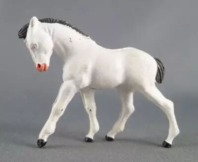 Starlux - La Ferme - Animaux - Poulain blanc sans socle (s�rie 65/66 r�f 535)