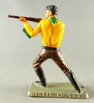 Starlux - Nestl&eacute; Kohler - Cow-Boys - Footed Firing Rifle Standing Bent Knees Yellow & Brown N&deg; 137