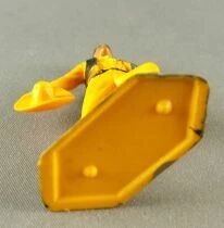 Starlux - Nestl&eacute; Kohler - Cow-Boys - Pi&eacute;ton Sheriff Brandissant Fusil Jaune Gilet Noir N&deg; 131