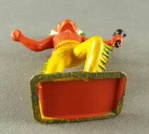 Starlux - Nestl&eacute; Kohler - Indians - Footed Medecine man with war mask N&deg; 32