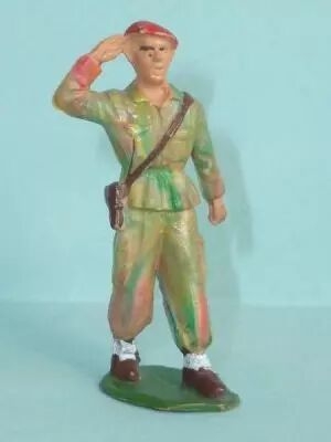 Starlux - Parachutistes - Type 2 - D�filant Officier (r�f 65) guetres peints