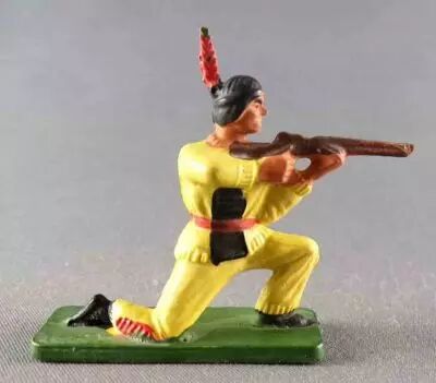 Starlux - Sioux S�rie Ordinaire 57 - Pi�ton Tireur fusil genoux (jaune) (r�f 162)