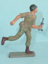 Starlux - Soldier Series ordinaire 66 - Attacking with MP (ref C15 mixed plastic)