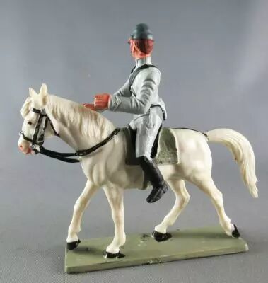 Starlux - Sudistes - S�rie ordinaire - Cavalier Regardant � Droite Cheval Blanc t�te droite (r�f CSXX)