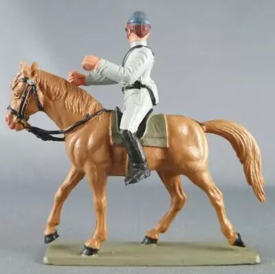 Starlux - Sudistes - S�rie ordinaire - Cavalier regardant � droite cheval marron t�te droite (r�f CSXX)