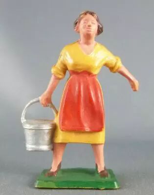 Starlux - The Farm - Farm woman yellow & red with bucket (series 59 ref 509)