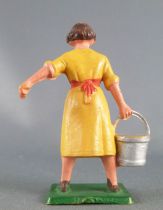 Starlux - The Farm - Farm woman yellow & red with bucket (series 59 ref 509)