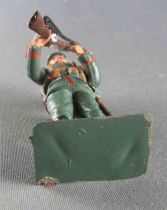 Starlux - WW1 - German - both hands on rifle Repainted Helmet & Boots (refA1)