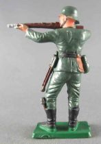 Starlux - WW2 - German - Trooper Standing Firing Rifle (ref V7) 2