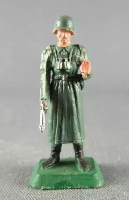 Starlux 30mm - Militaire - Allemand WW2 Officier Casque & Revolver (r�f MV 4)