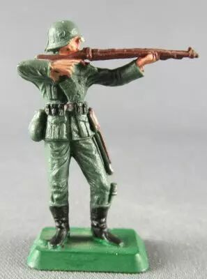 Starlux 30mm - Militaire - Allemand WW2 Tireur Fusil Debout (r�f MV 7)