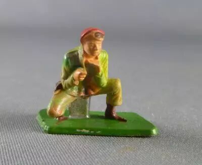 Starlux 30mm - Militaire - Parachutiste combattant mitrailleur (r�f 1164)