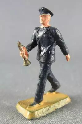 Starlux 30mm (1/55�) - Army - Aviator Marching Bugle in Hand (ref M 5415)