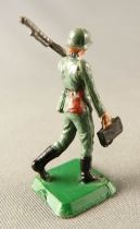 Starlux 30mm (1:55) - Army - German WW2 MG on Shoulder (ref MV 19)