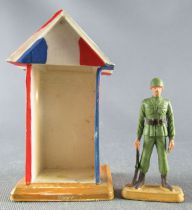 Starlux 30mm (1:55) - Army - Infantry Soldier Sentry & Box